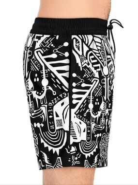 Swim trunks by Roundtree Yorke black & white stretchy waist size Large mesh 🌴🌴